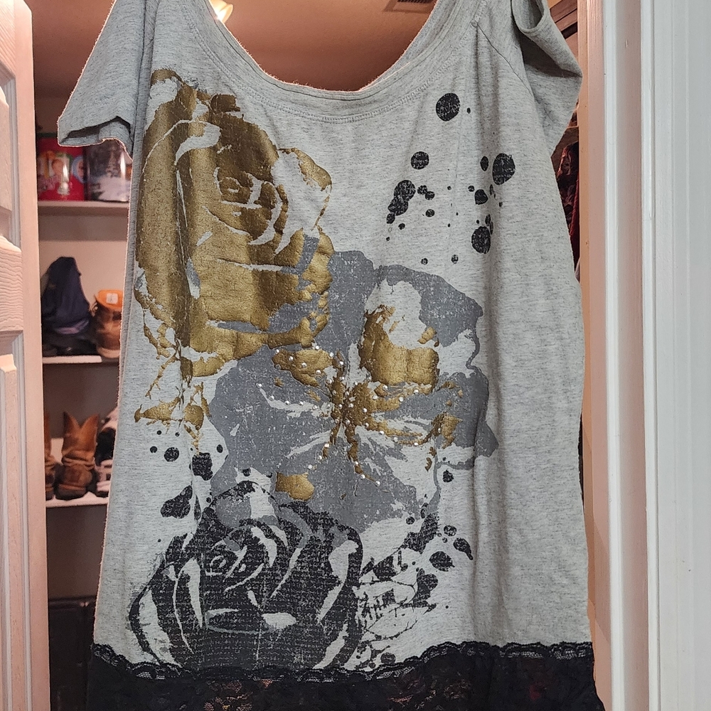 Open shoulder top